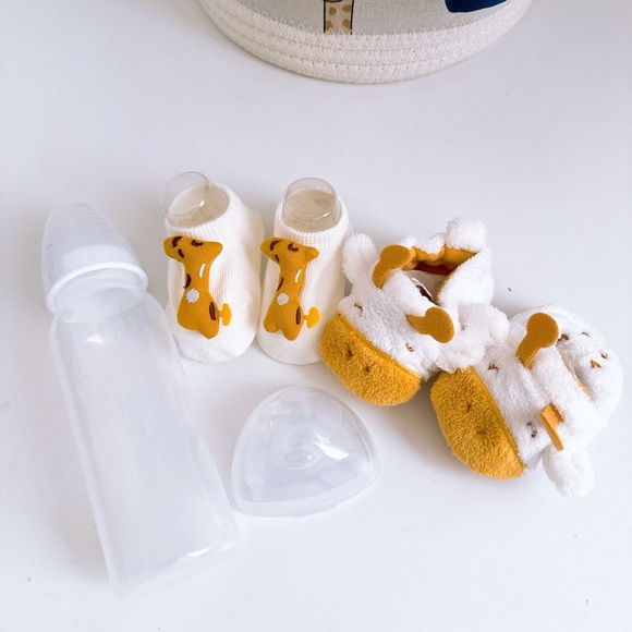 Giraffe Baby Gift Basket,Baby Shower Gift - Picture 5 of 9